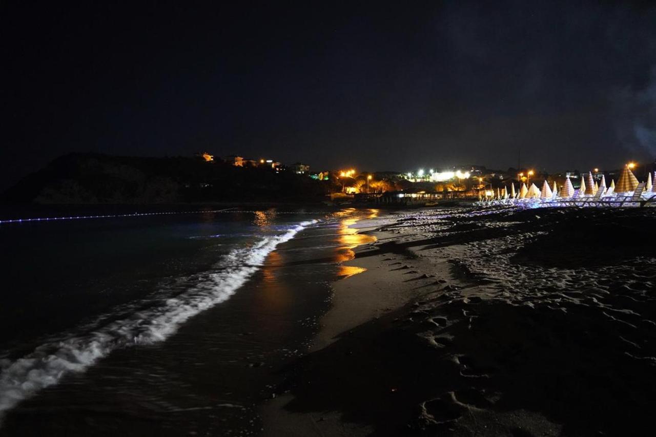 Mad Sea Beach Hotel Karacakoy Εξωτερικό φωτογραφία